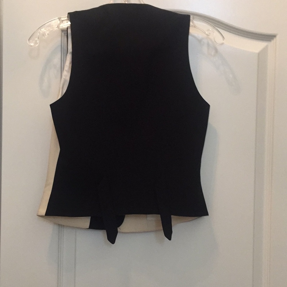 Vest - Picture 4 of 5